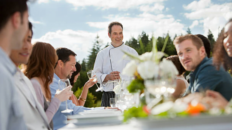 Buffet, Canapes or Plated Service – Different Wedding Catering Styles